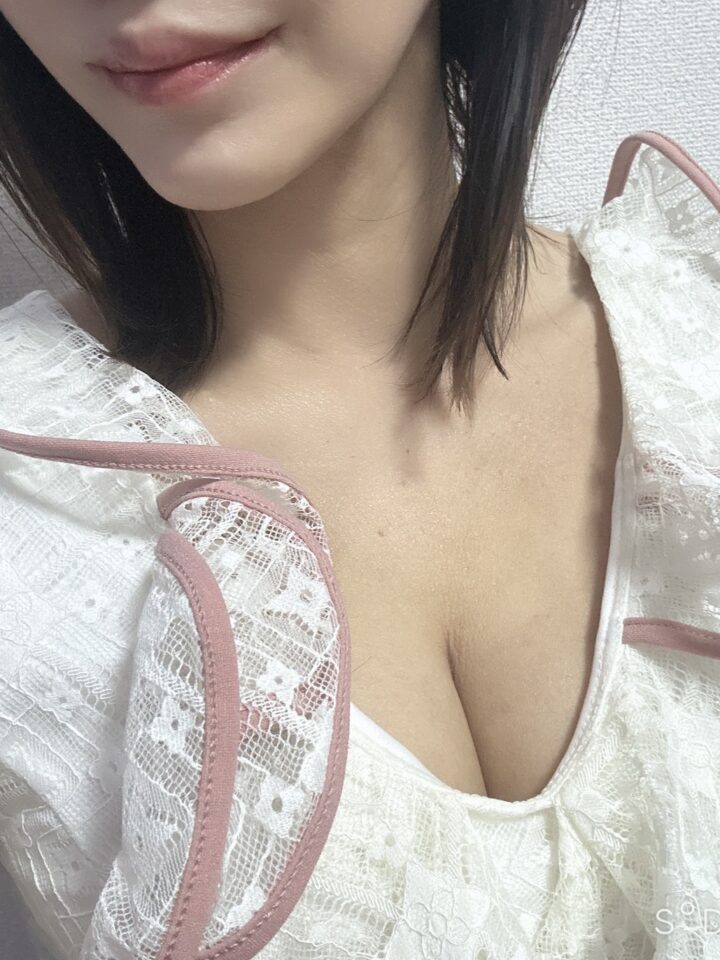 綾瀬 みお