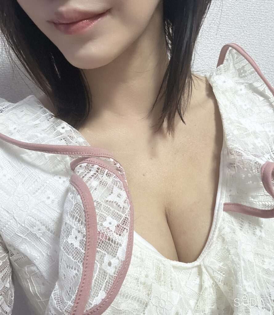 綾瀬 みお
